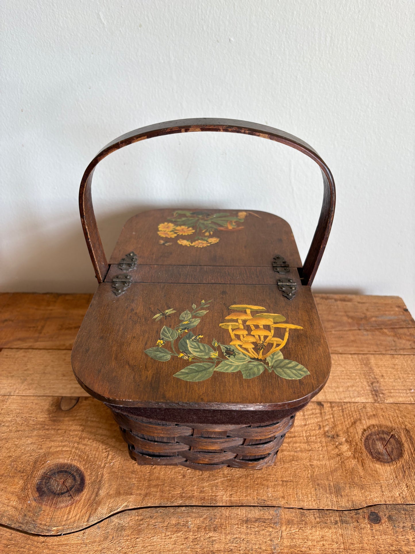 Vintage 1960s Picnic Basket Purse