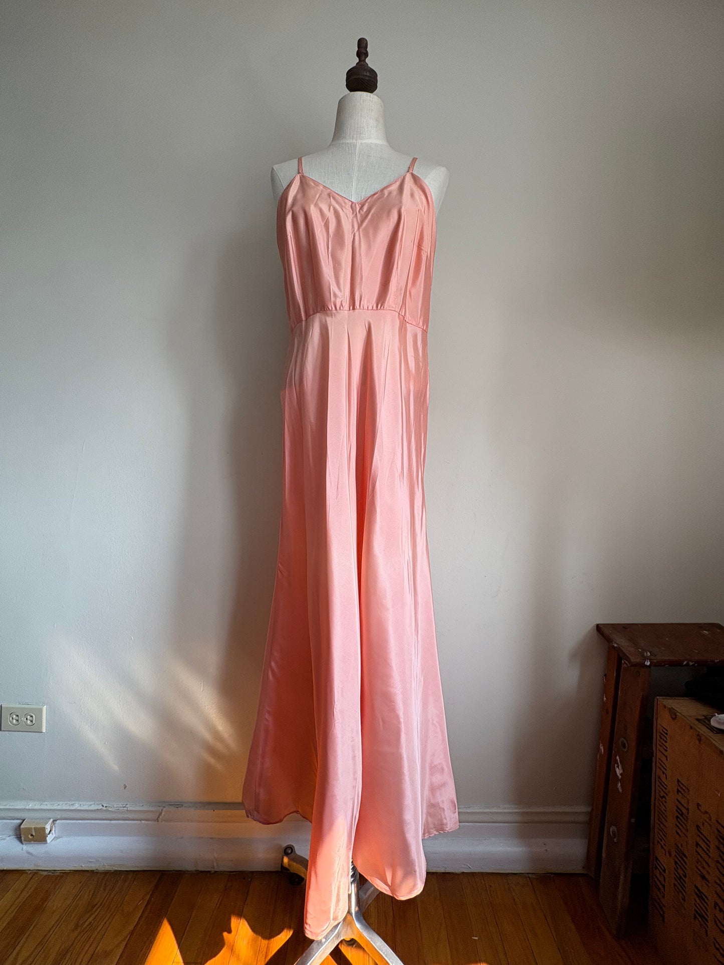 Vintage 1940s Pink Chiffon & Lace Evening Dress