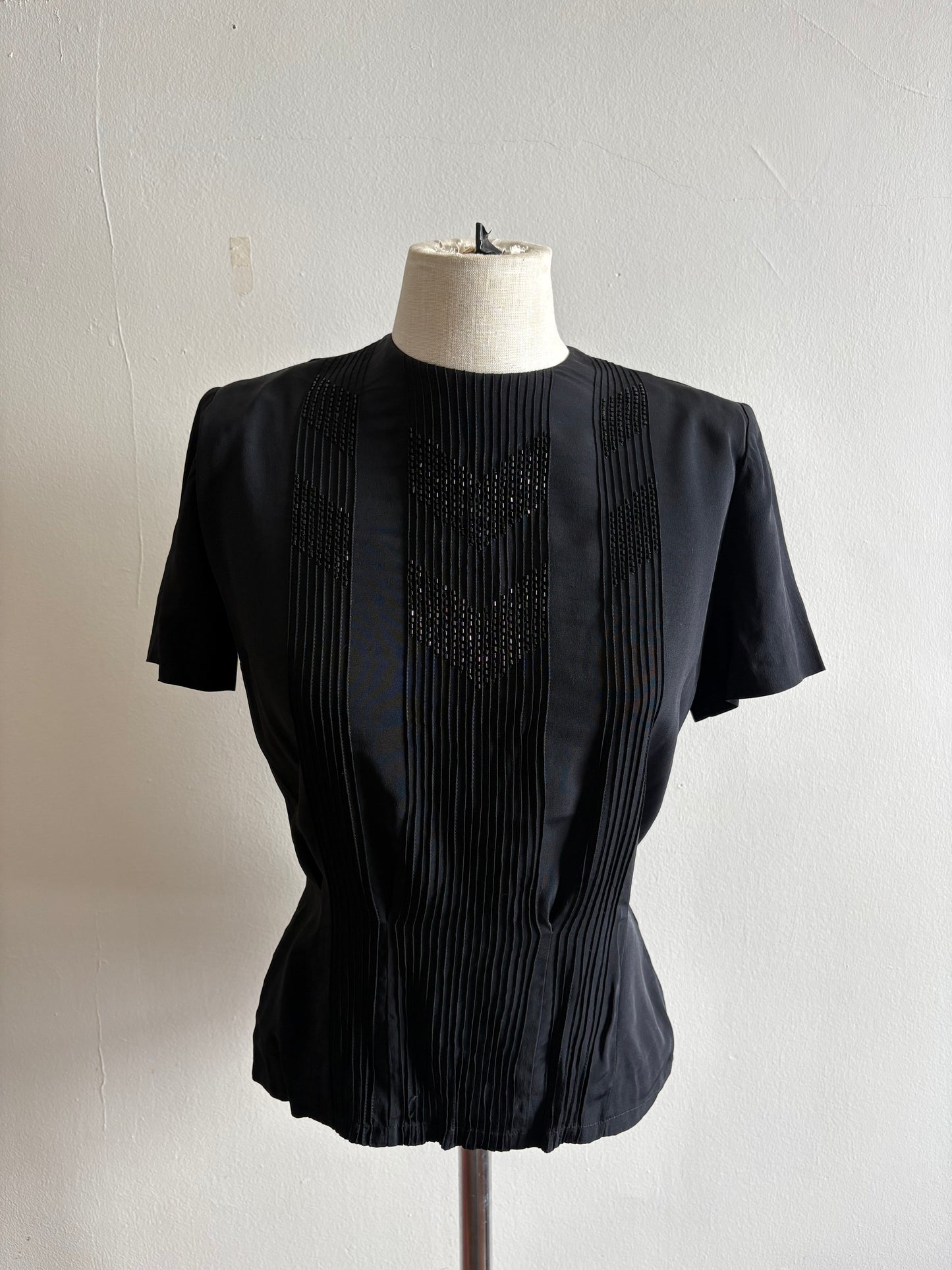 Vintage 1940s Hand Beaded Silk Short Sleeve Top