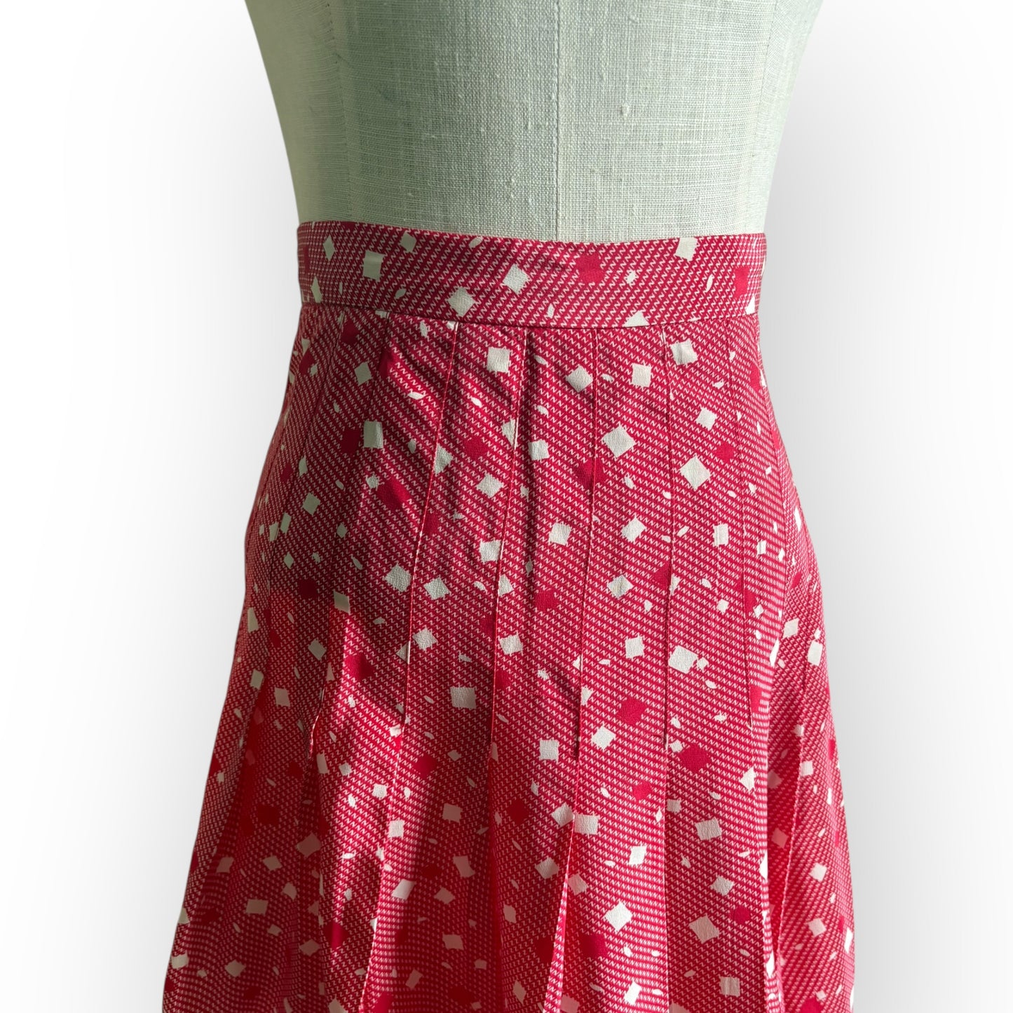 Vintage 1980s Saks Fifth Avenue Red and White Pleated Silk Midi Skirt