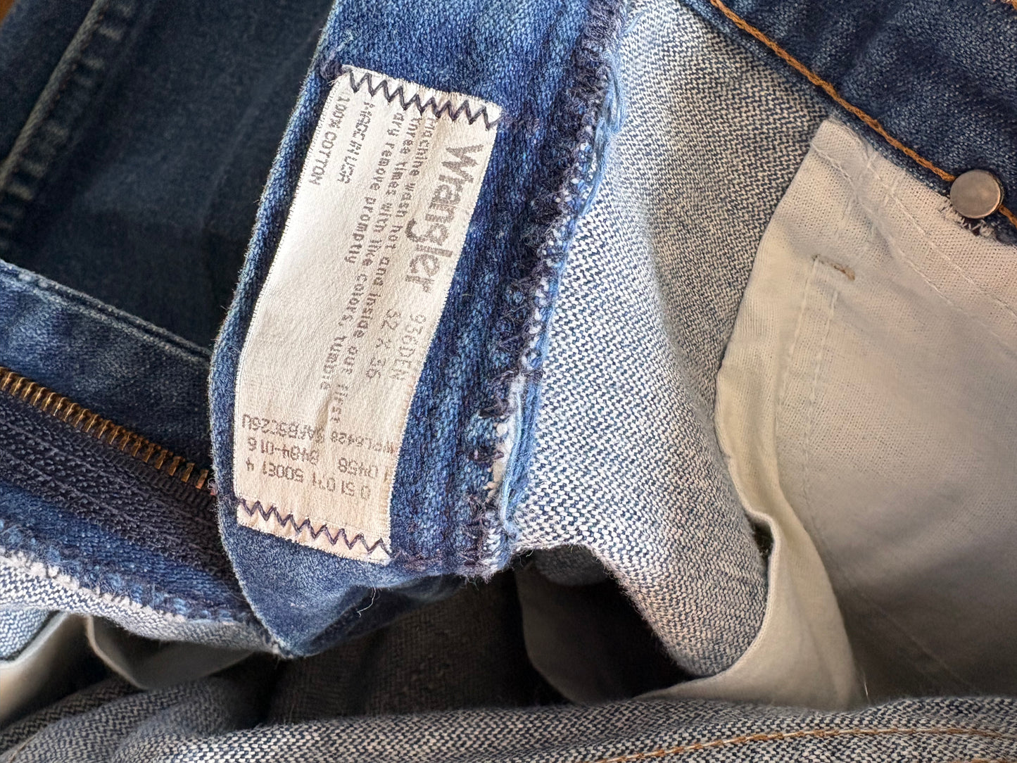 Vintage 1970s Wrangler Blue Jeans