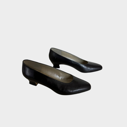 Vintage 1990s Black Leather Liz Claiborne Kitten Heels